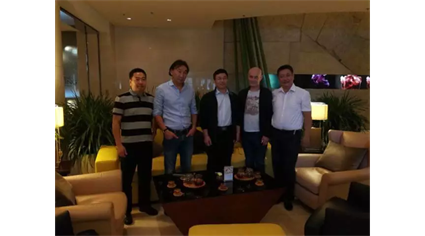 一座雕塑、一瓶佳酿：源自同一个信仰——蒙古王