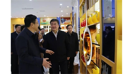 李杰翔书记来到蒙古王实业调研，为企业发展助力！